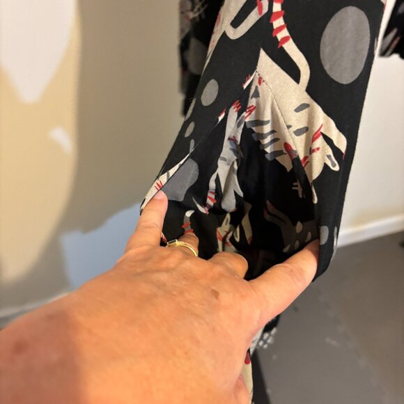 Gudrun Sjoden Black Red Cat Print Button Front Long Sleeve Tunic Top - Picture 7 of 10